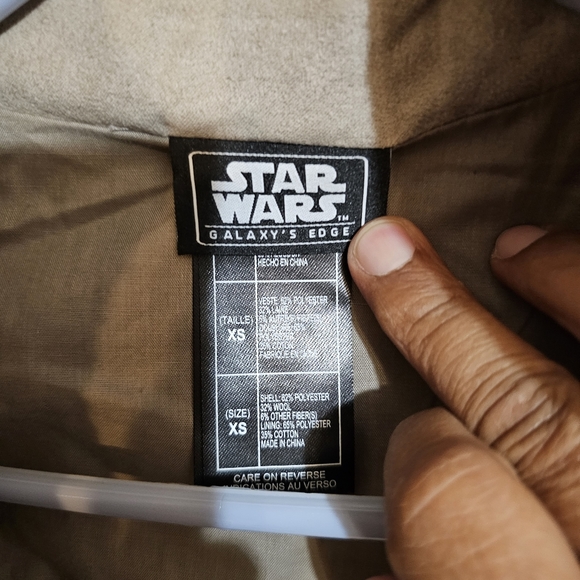 Rey Skywalker Resistance Vest - Picture 2 of 3